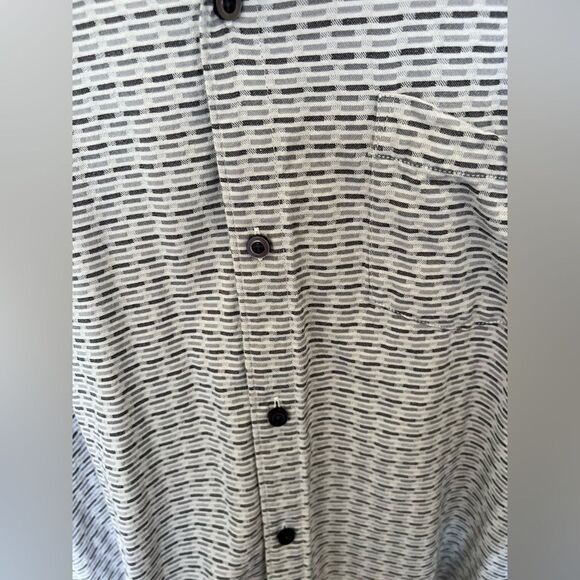 Tommy Bahama Silk Button Down Casual Shirt With Gray & Silver Pattern XL EUC - Picture 4 of 7